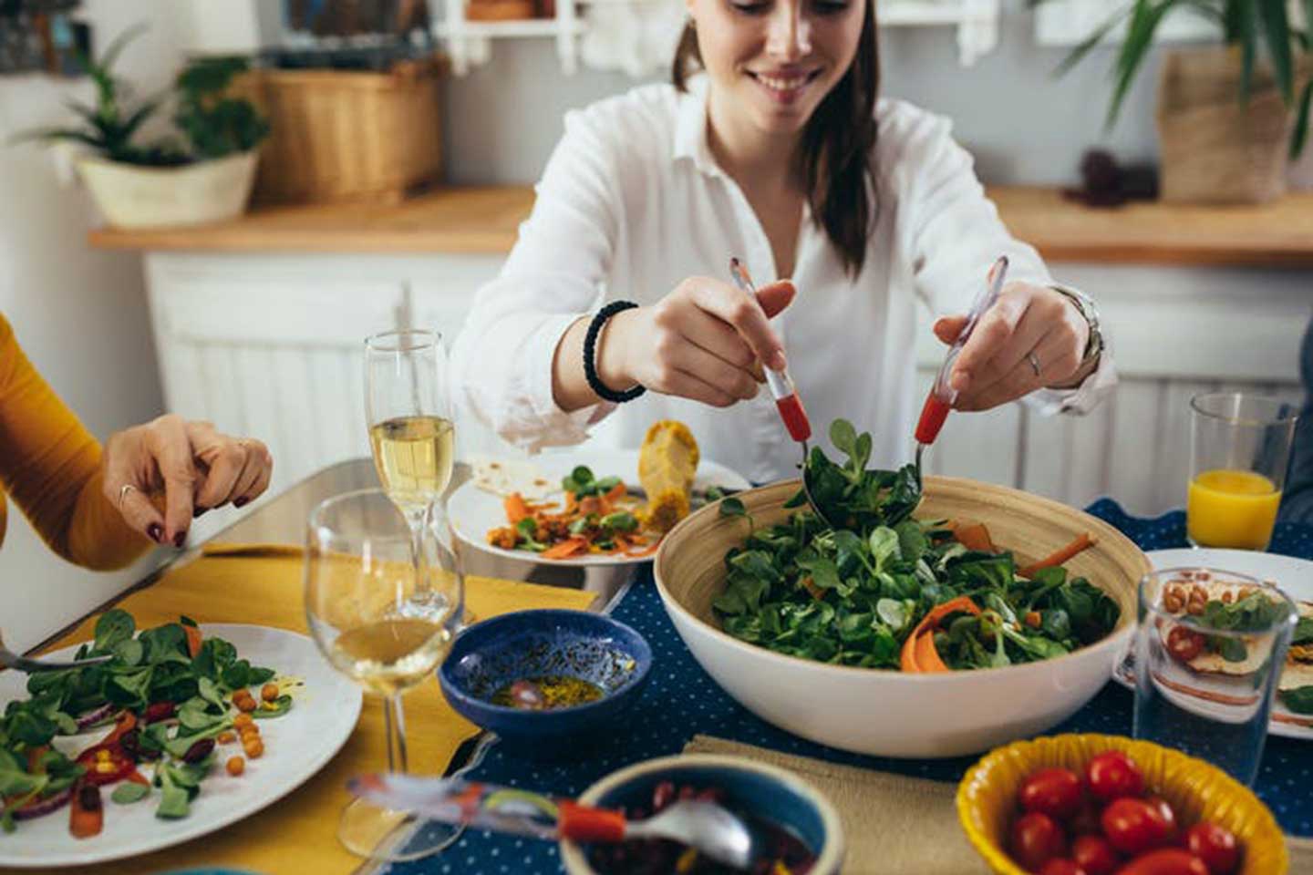 Ăn thực phẩm có nguồn gốc từ thực vật lành mạnh giúp tránh được 41% nhiễm Covid-19 nặng /// Ảnh minh họa: Shutterstock