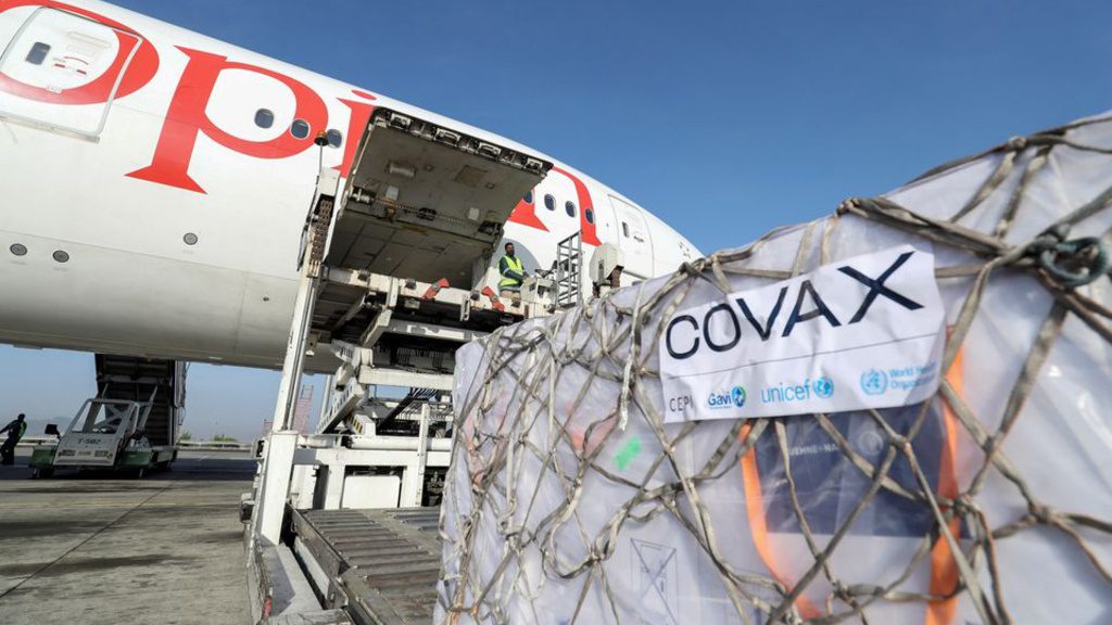 Máy bay chở vắc xin do COVAX phân phối tại Ethiopia /// Reuters