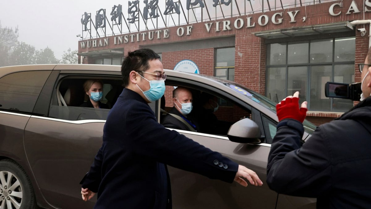 Nhóm điều tra của WHO tại Viện Virus học Vũ Hán, Trung Quốc hồi tháng 2 /// Reuters