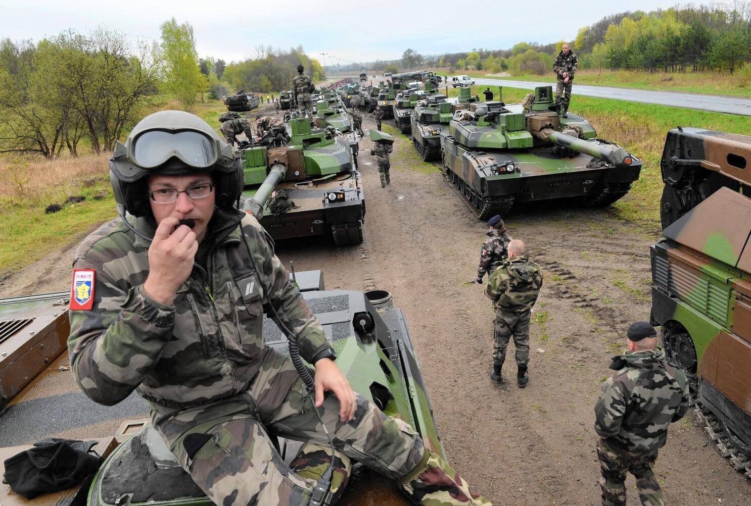 Nga - NATO trong cuộc đối đầu dai dẳng - ảnh 1