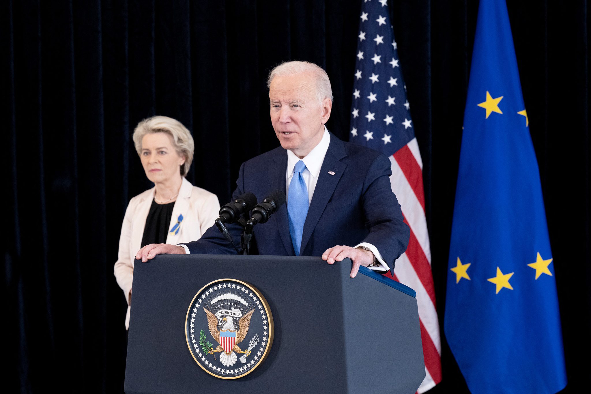 EU đạt thỏa thuận 'khủng' với Mỹ về khí đốt - ảnh 1