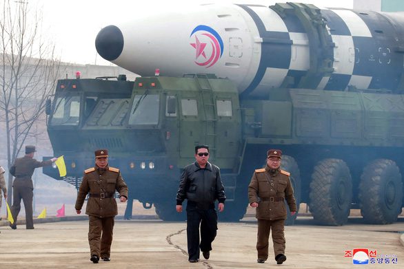 Mỹ nói Triều Tiên còn nhiều tên lửa quái vật, thúc giục Hội đồng Bảo an trừng phạt mạnh hơn - Ảnh 1.