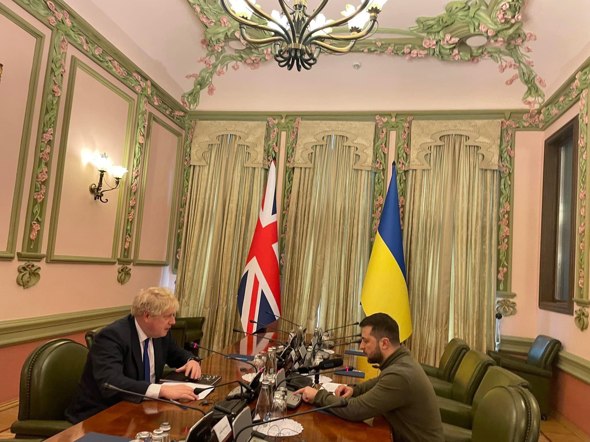 NÓNG: Thủ tướng Anh bất ngờ thăm Ukraine - ảnh 1