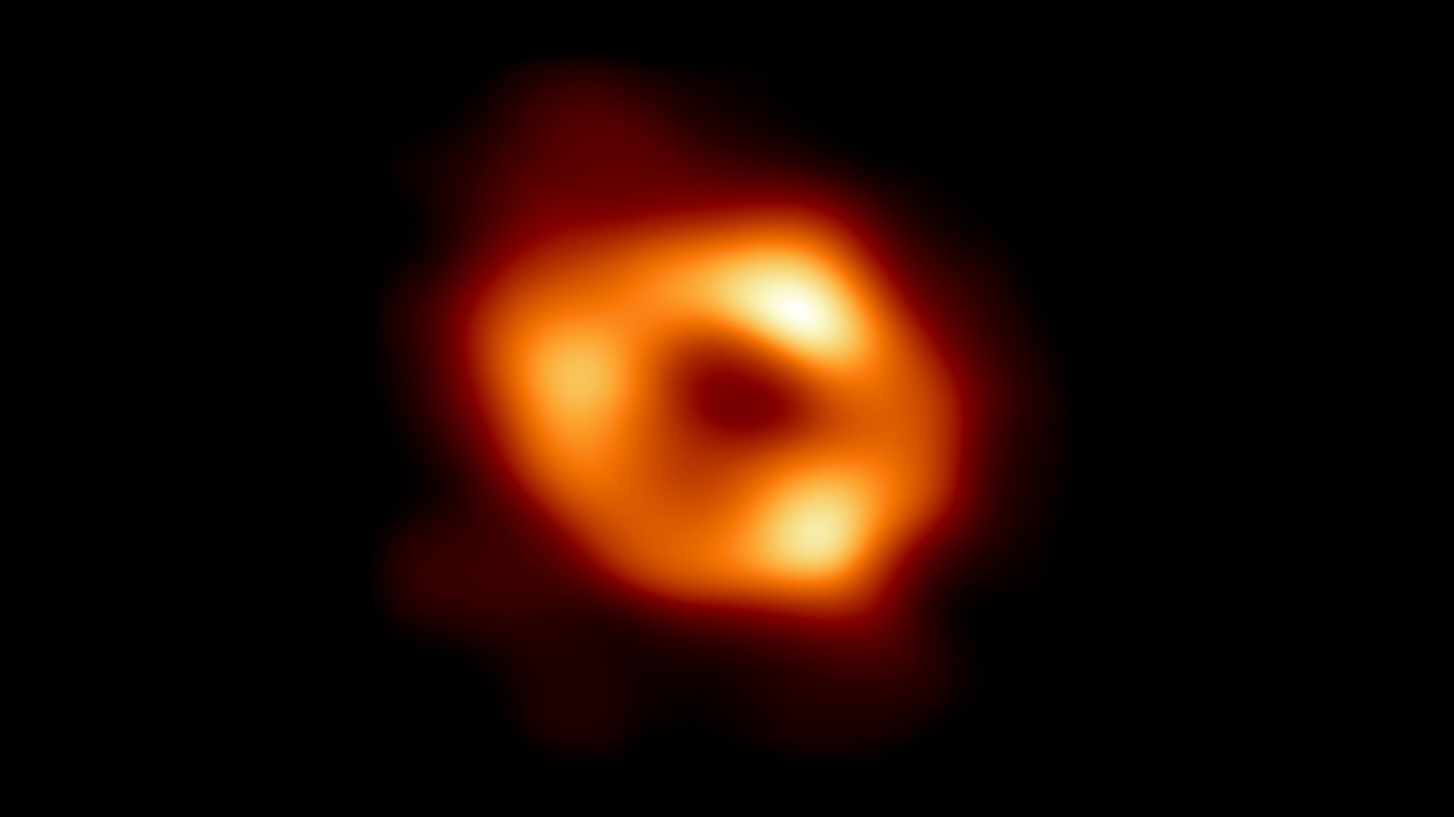 Sau 100 năm tìm kiếm, siêu hố đen của Dải Ngân hà chính thức lộ diện - ảnh 1