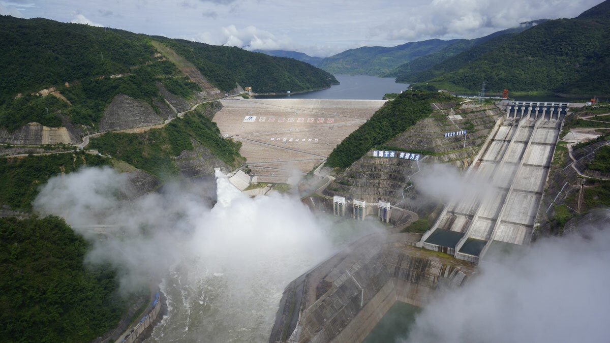 Thủy điện Trung Quốc tích nước sớm - ảnh 1