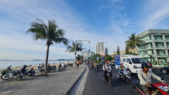 Sau chuyến xe không tiền mặt, Nha Trang sẽ có khu chợ, khu phố không tiền mặt - Ảnh 1.