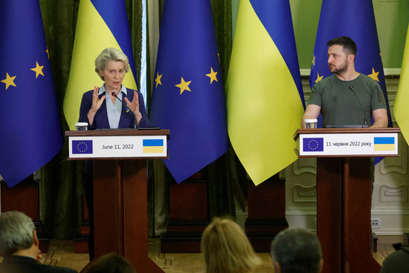 Chặng đường làm ứng cử viên gia nhập EU của Ukraine đang thuận lợi - Ảnh 1.