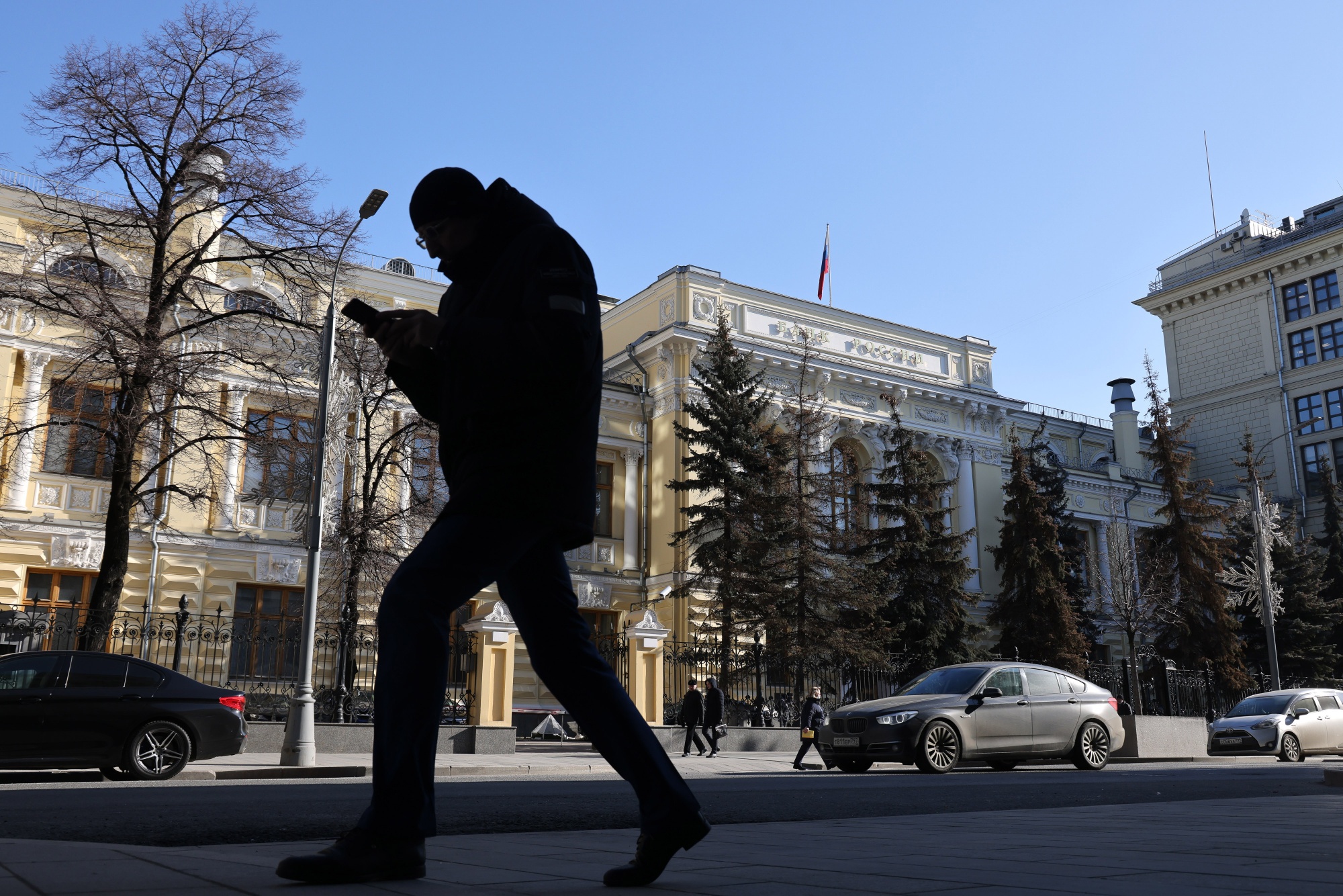 Bloomberg: Nga lần đầu vỡ nợ nước ngoài sau hơn một thế kỷ - ảnh 1