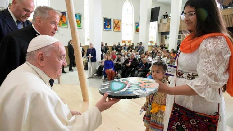 ĐTC gặp gỡ các Dân tộc Bản địa và Cộng đoàn Giáo xứ Thánh Tâm Edmonton
