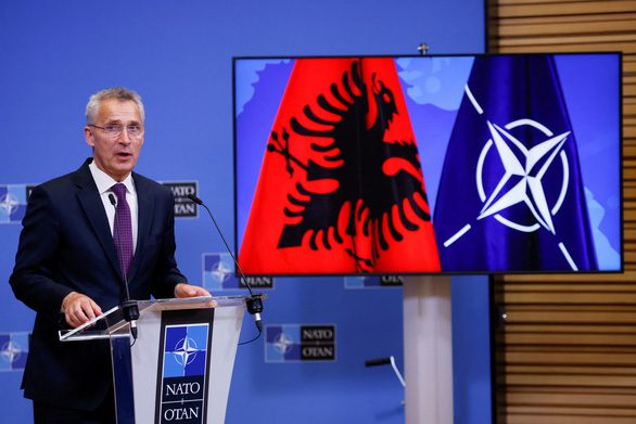 Tổng thư ký NATO: Nga không được phép thắng ở Ukraine - Ảnh 1.