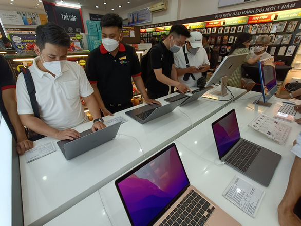 Thêm Macbook, Apple Watch sắp được sản xuất tại Việt Nam? - Ảnh 1.