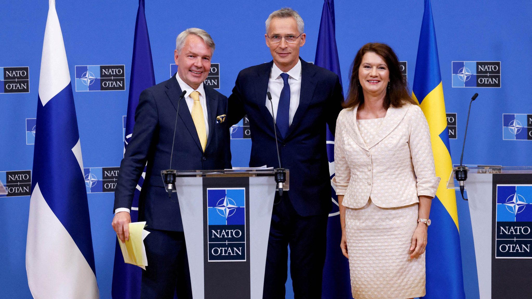 Mỹ chính thức đồng ý kết nạp Phần Lan, Thụy Điển vào NATO - ảnh 1