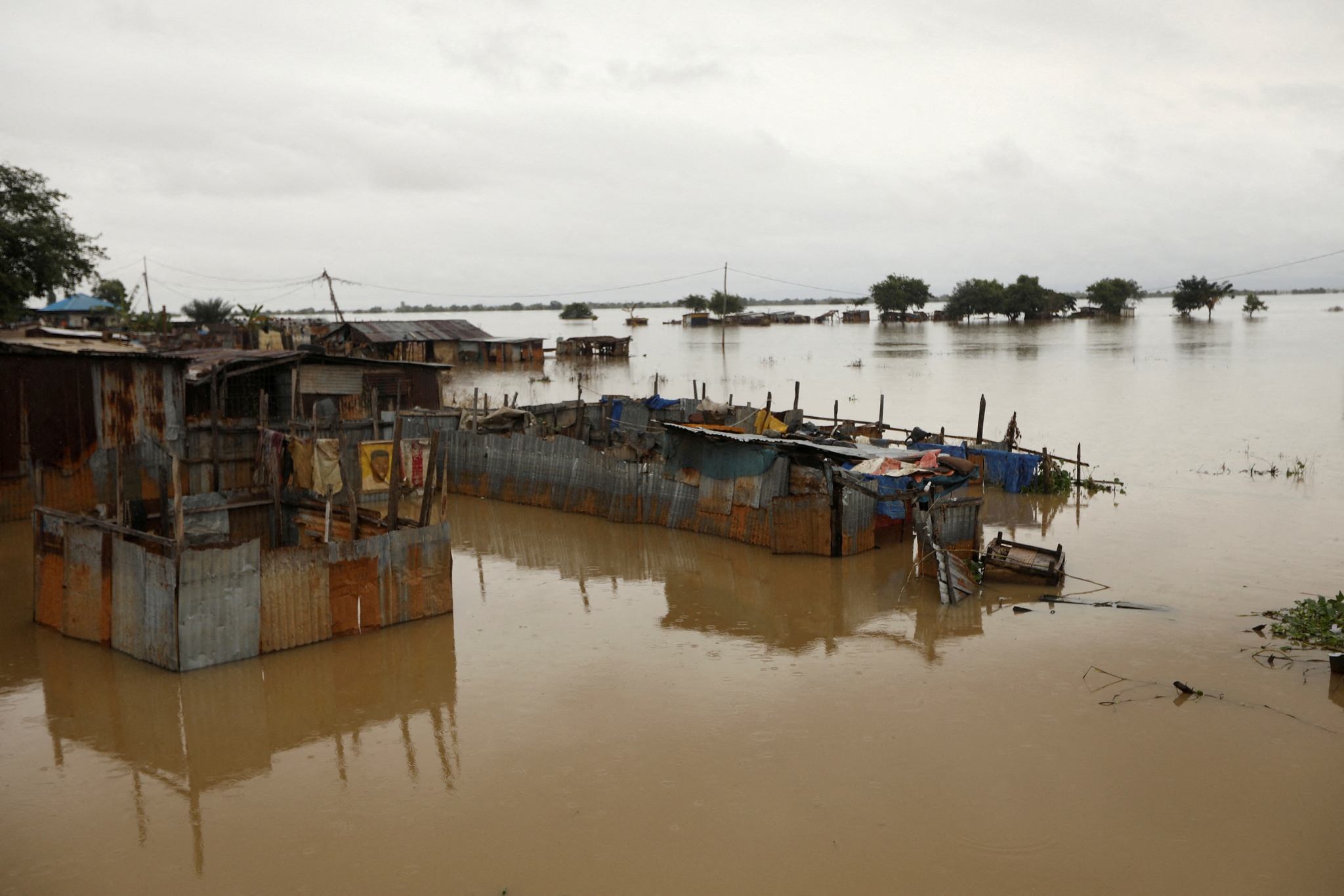 Lũ lụt tàn phá Nigeria, hơn 600 người thiệt mạng - ảnh 1