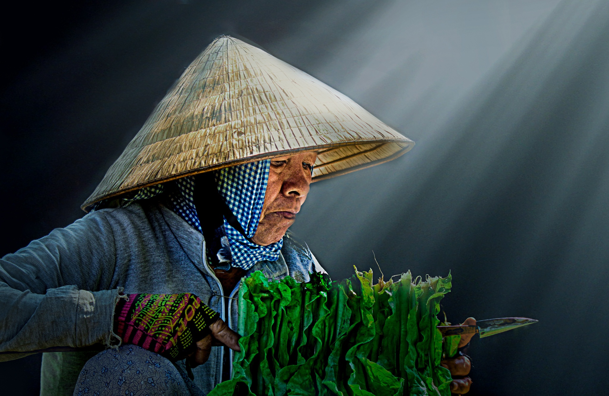 Nét văn hóa bình dị từ nghề chằm nón lá Ninh Sơn - ảnh 2