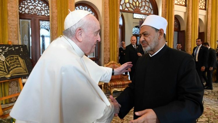 ĐTC gặp Đại Giáo trưởng Hồi giáo Al-Tayyib