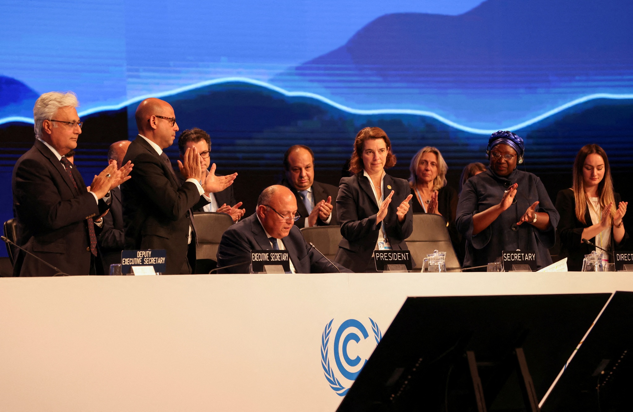 COP27: Các nước đạt thỏa thuận lập quỹ hỗ trợ nước nghèo đối phó thảm họa khí hậu - ảnh 1