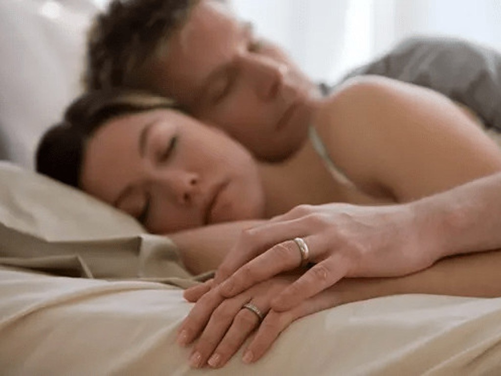 Chuyên gia chỉ cách vợ chồng ngủ chung thoải mái nhất có thể - ảnh 2