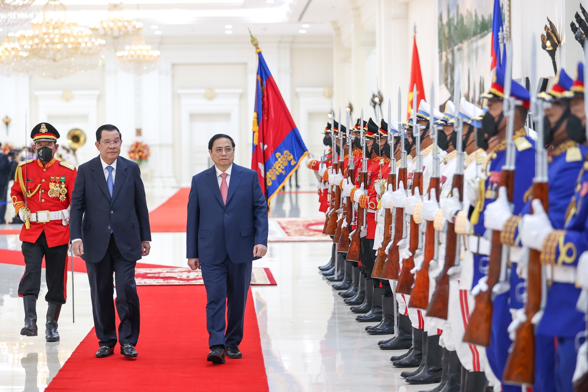 Việt Nam - Campuchia tăng cường hợp tác an ninh quốc phòng, kinh tế - ảnh 3