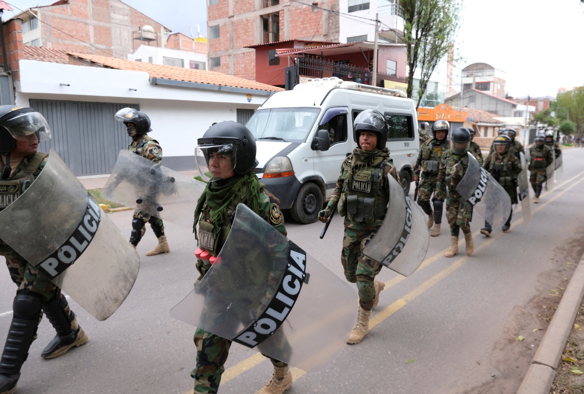 Peru ban bố tình trạng khẩn cấp vì bất ổn chính trị, quân đội hỗ trợ giữ an ninh - ảnh 1