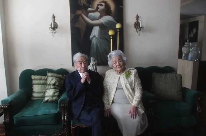 Hé lộ 'thiên tình sử' của đôi vợ chồng già nhất thế giới - ảnh 2