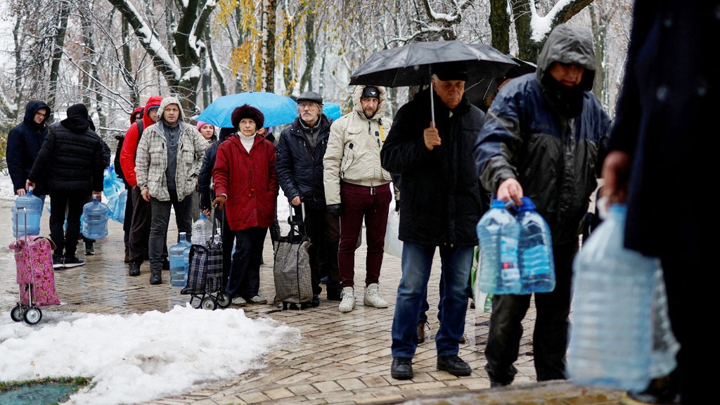 Phương Tây 'giữ ấm' cho Ukraine trong mùa đông - ảnh 1
