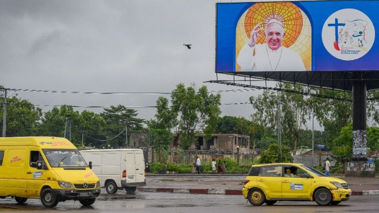 Hình ảnh chào đón Đức Thánh Cha tại thủ đô Kinshasa của CHDC Congo