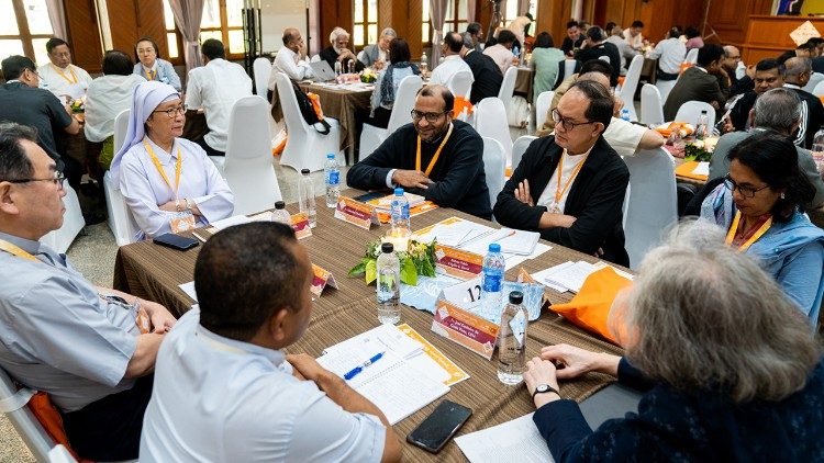 Các đại diện của Giáo hội Á châu tham dự khoá họp tại Bangkok