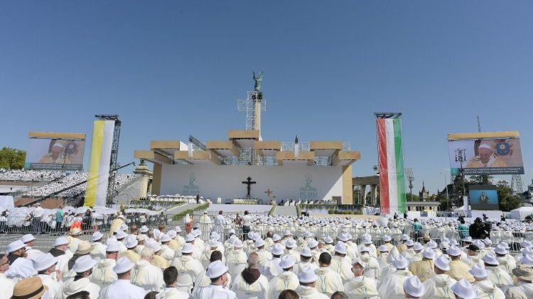Thánh lễ bế mạc Đại hội Thnáh Thể Quốc tế lần thứ 52 tại Budapest, Hungary (12/09/2021)