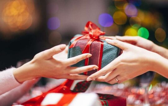 Tất tần tật về ý nghĩa của việc tặng quà | Quà Trao Tay