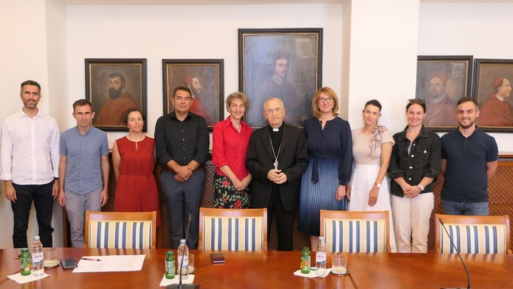 Các cộng sự viên của cổng thông tin "Mreze Rijeci"