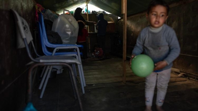 Internally displaced Palestinians at a camp near the Egyptian border