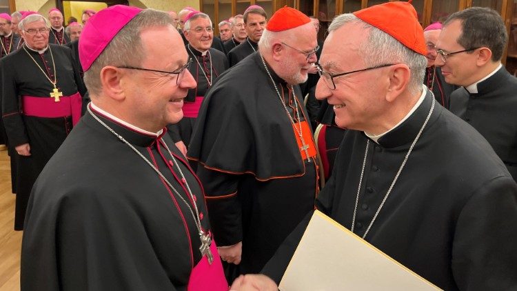 Đức cha Baetzing, Chủ tịch HĐGM Đức, và Đức Hồng y Pietro Parolin