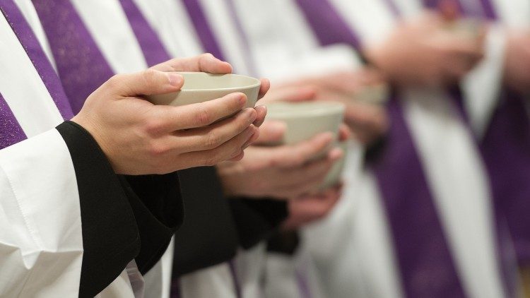 2019.07.05 Vescovi, sacerdoti, preti, vescovo, sacerdote, prete
