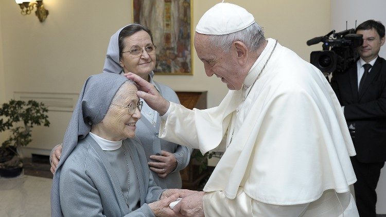 2019.12.02 Papa Francesco incontra suor Maria do Céu Pereira