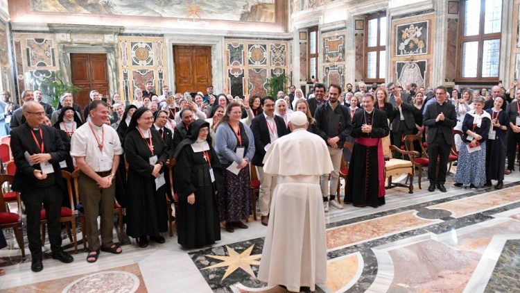 ĐTC Phanxicô gặp các tham dự viên hội nghị “Sửa chữa những điều không thể sửa chữa”