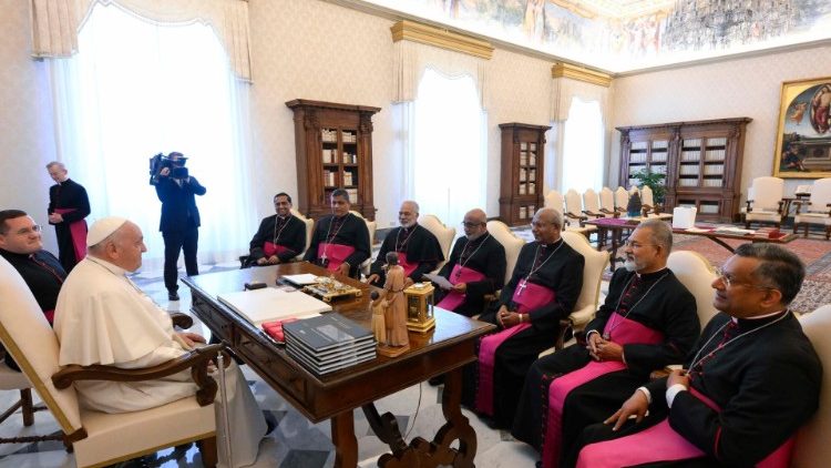 ĐTC Phanxicô tiếp Đức TGM Mar Raphael Thattil, và một số Giám mục Ấn Độ
