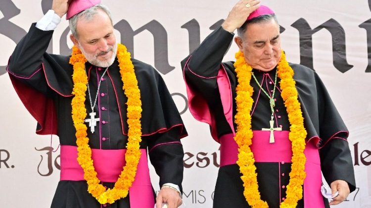 Đức cha Salvador Rangel Mendoza và vị kế nhiệm ngài ở giáo phận Chilpancingo-Chilapa