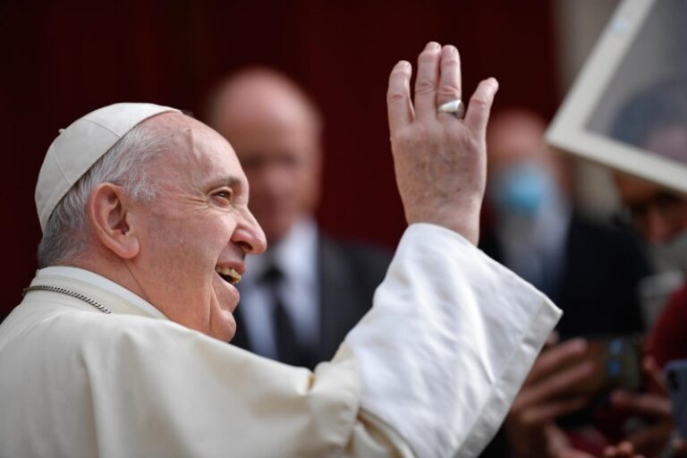 DTC_Phanxico_Chua_Lanh_The_Gioi_2020_02