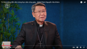 Từ khói trắng đến nền móng học viện