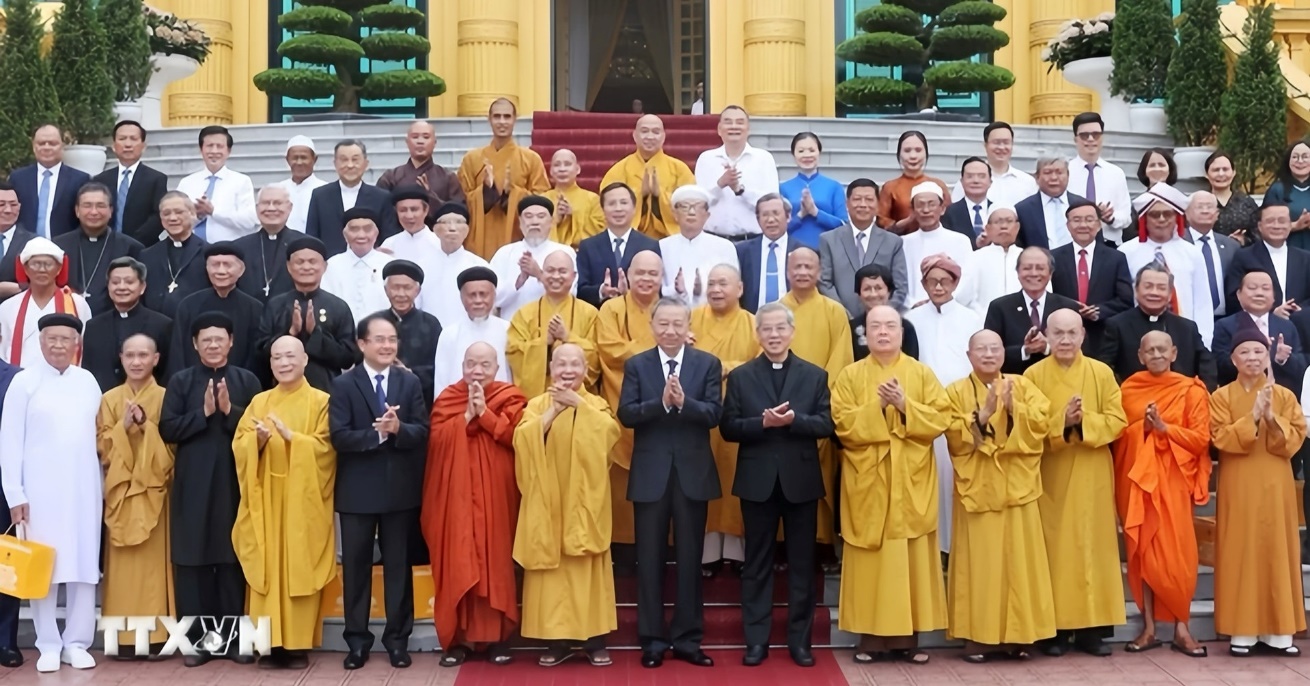 Việt Nam có 16 tôn giáo và gần 28 triệu tín đồ